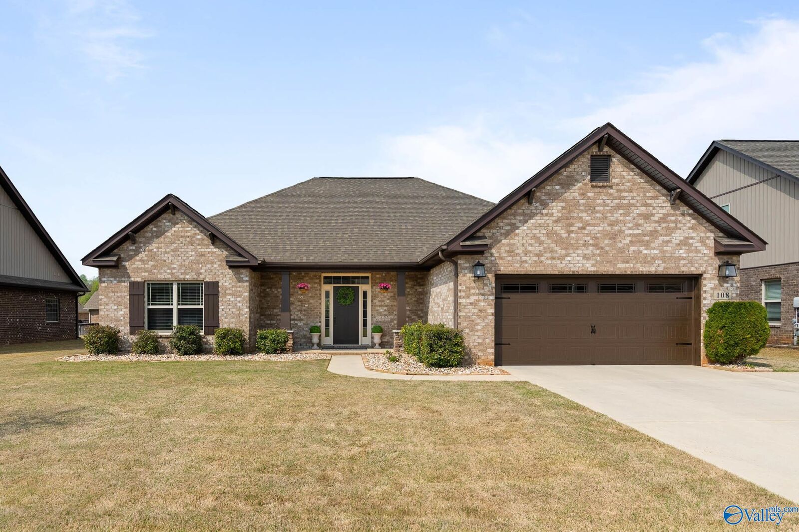 Property Photo: 108 Duchess Drive AL 35758