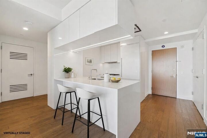 Property Photo:  99 Hudson Street 2607  NJ 07302 