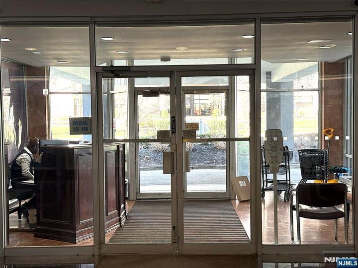 Property Photo:  280 S Prospect Avenue 3N  NJ 07601 