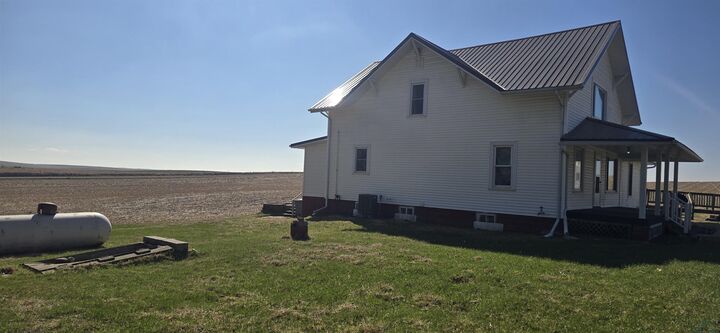 Property Photo: 1668 260th Street NE 68733