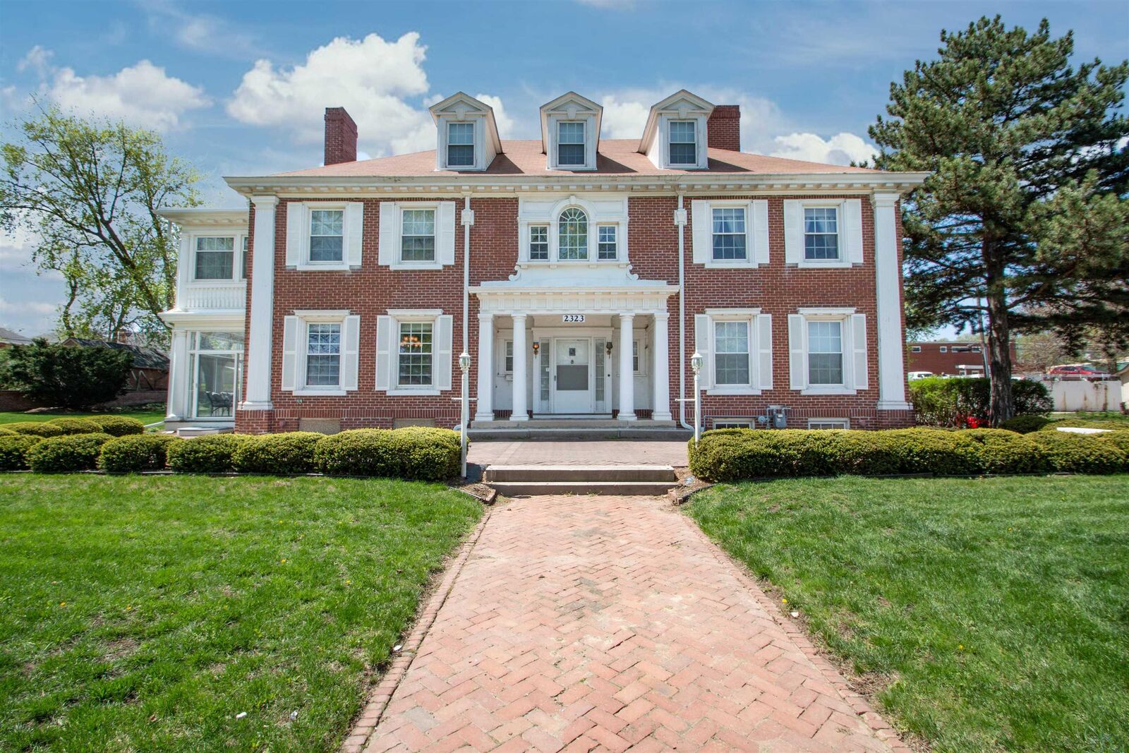 Property Photo: 2323 Nebraska Street IA 51104