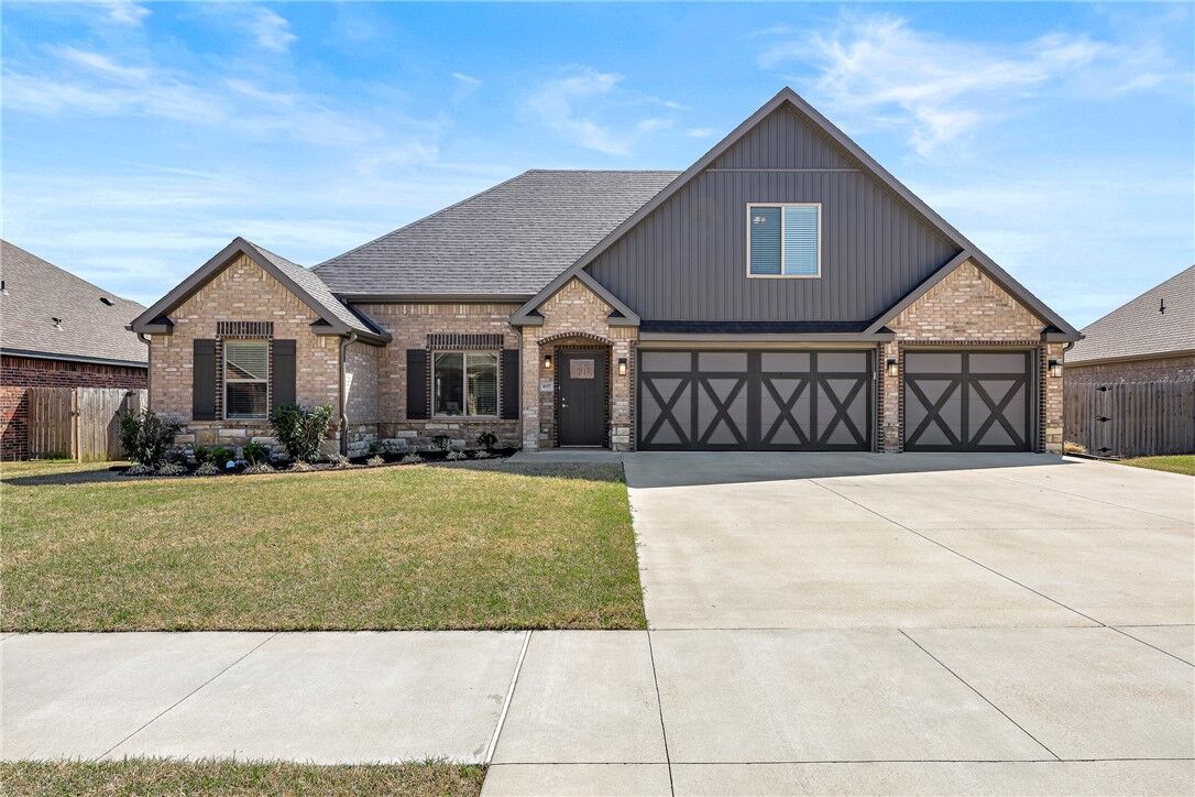 Property Photo:  1057 Ruscello Avenue  AR 72762 