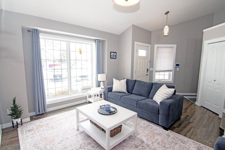 Property Photo:  404 18 Street SE  AB T1V 1W3 