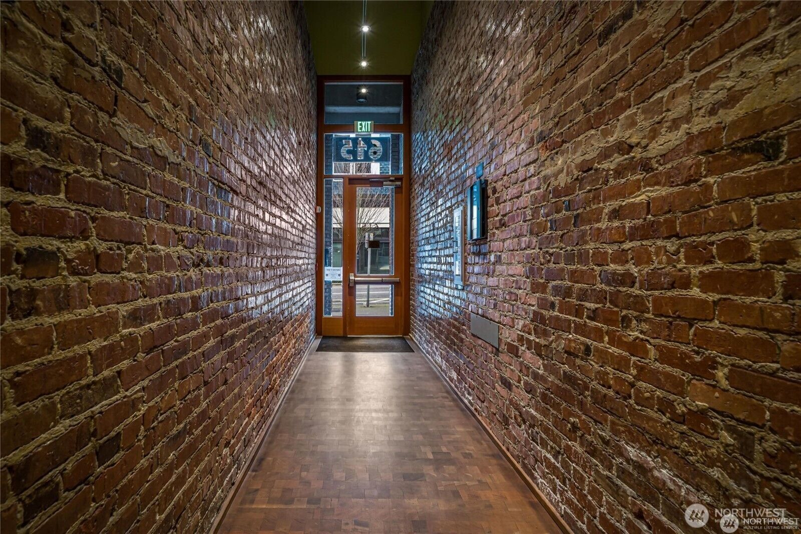 Property Photo:  615 E Pike Street 303  WA 98122 