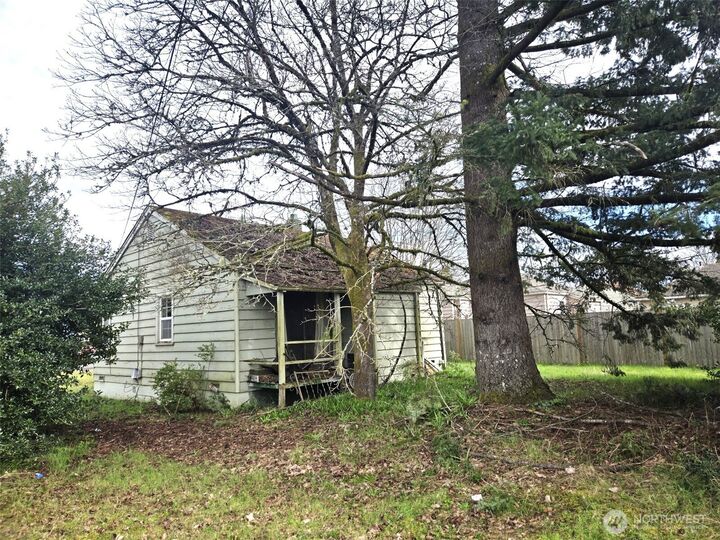 Property Photo:  2135  Adams Street  WA 98584 