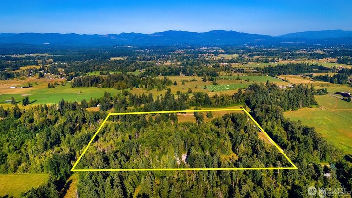 Property Photo:  39540  188th Street SE  WA 98022 