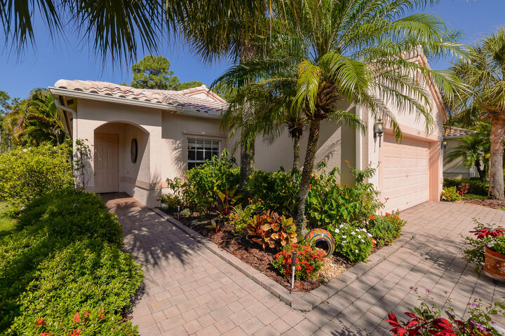 Property Photo:  329 NW Treeline Trace  FL 34986 