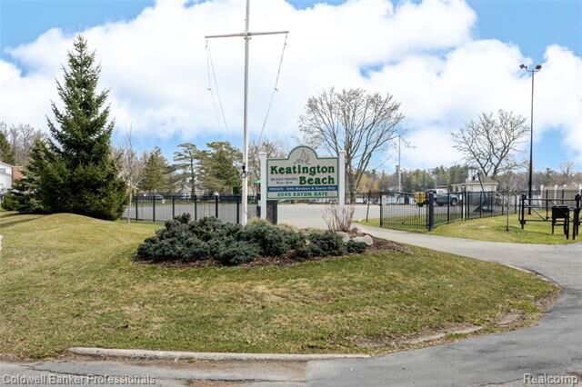 Property Photo:  2606 Wildwood Court  MI 48360 