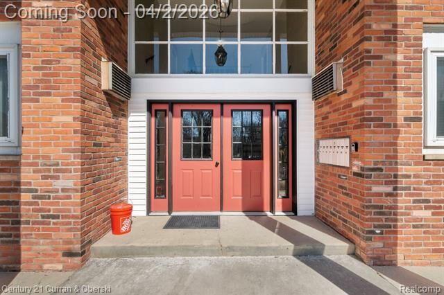 Property Photo:  525 Fairbrook Street 108  MI 48167 
