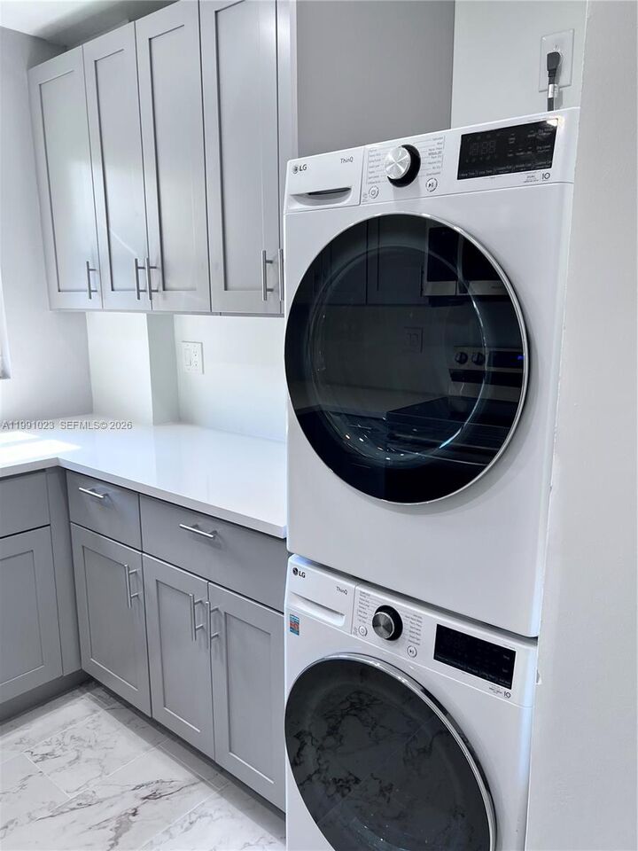 Property Photo: 1617 Jefferson Ave 204 FL 33139