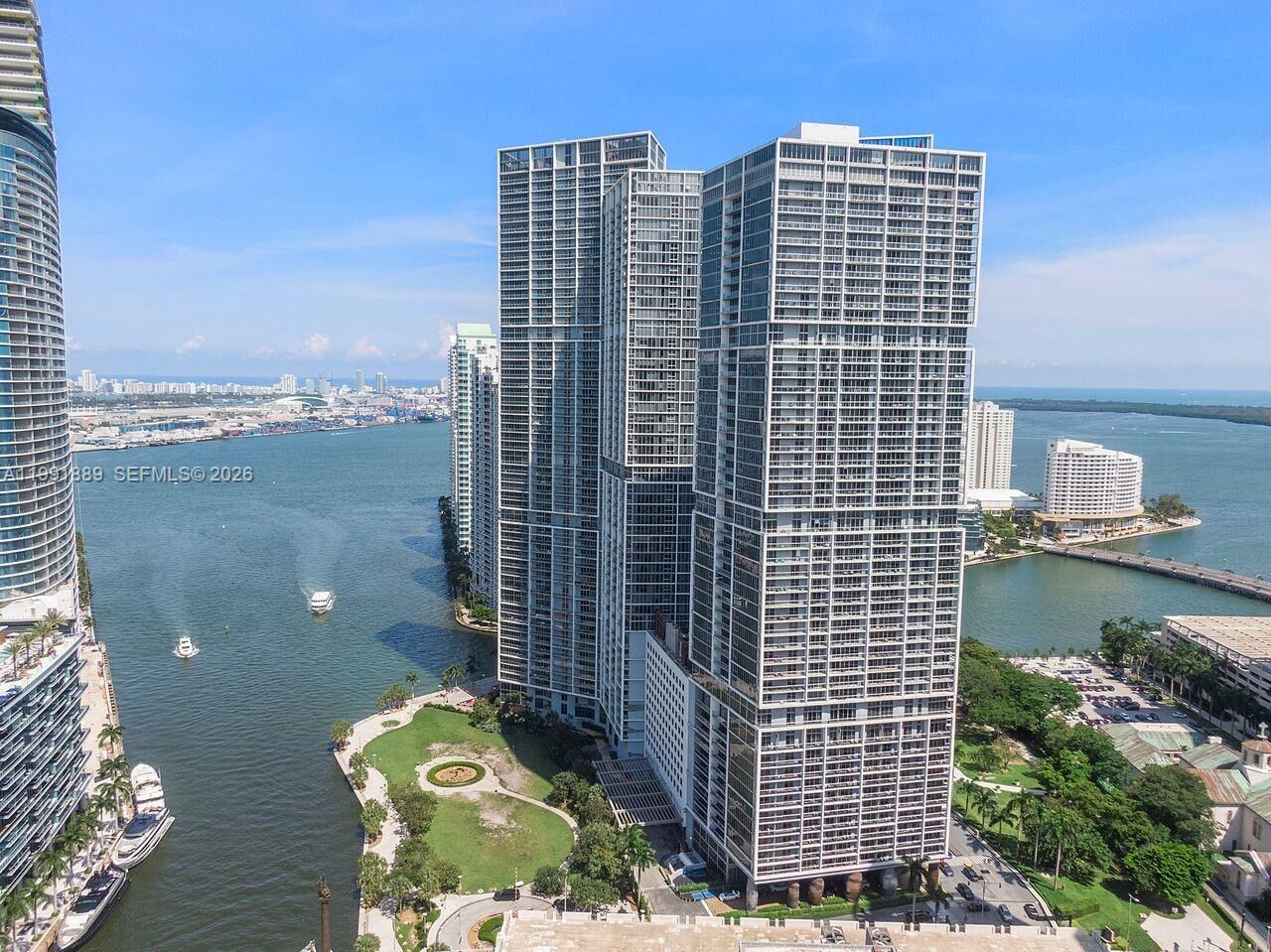 Property Photo:  465 Brickell Ave 3905  FL 33131 
