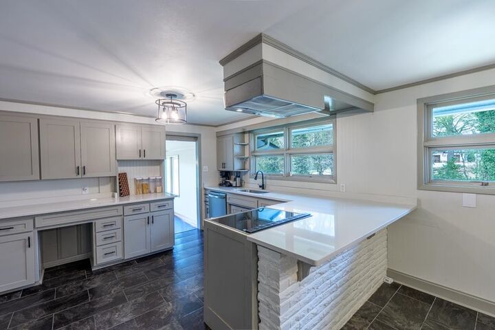 Property Photo: 103 Treemont Dr AL 35674