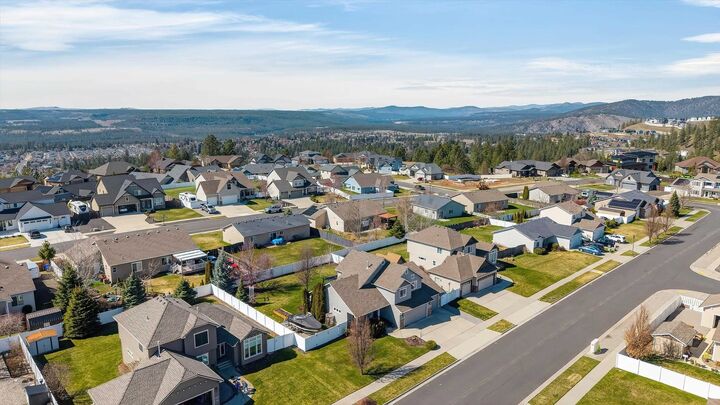 Property Photo: 9207 N Warren St WA 99208