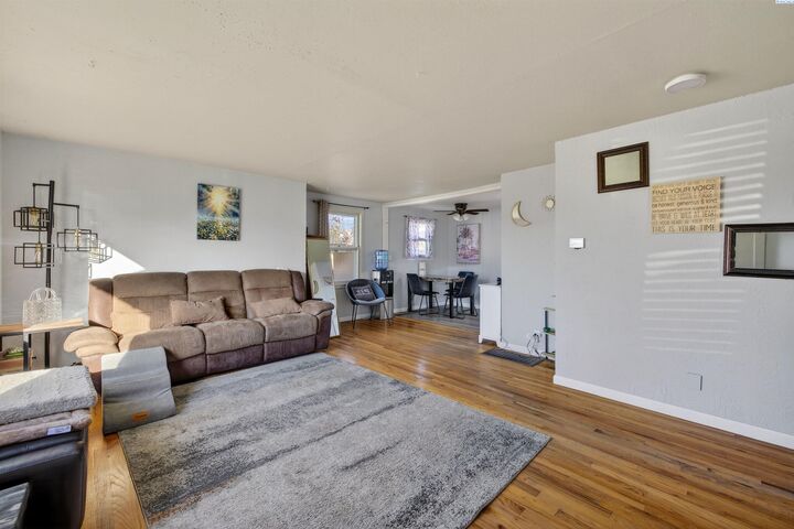 Property Photo:  2211 W 6th Ave  WA 99336 