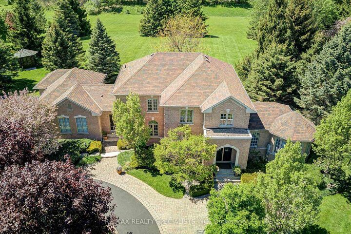 Property Photo: 11 Bridlewood Boulevard ON L0P 1H0