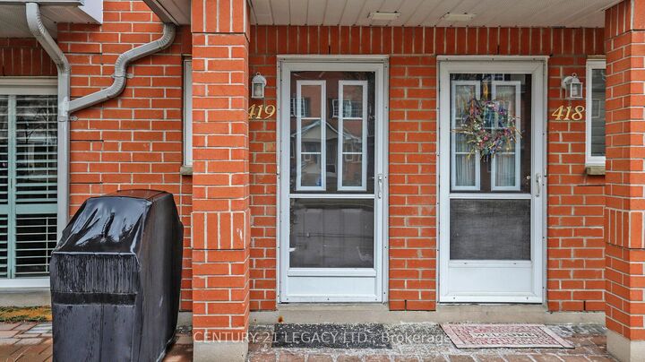 Property Photo: 1400 The Esplanade North N/A W 419 ON L1V 6V2