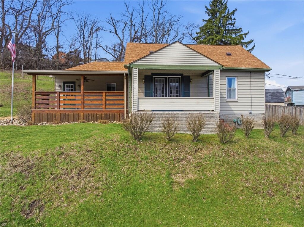 Property Photo:  409 Victoria St  PA 15122 