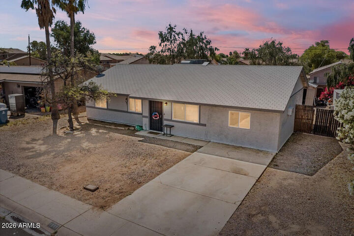 Property Photo:  1011 W 5th Avenue  AZ 85120 