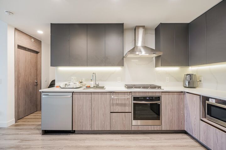 Property Photo: 10750 135A Street 1802 BC V3T 0V4