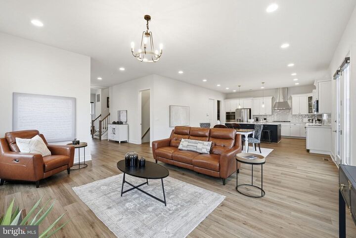 Property Photo:  41490 Bedford Falls Court  VA 20105 