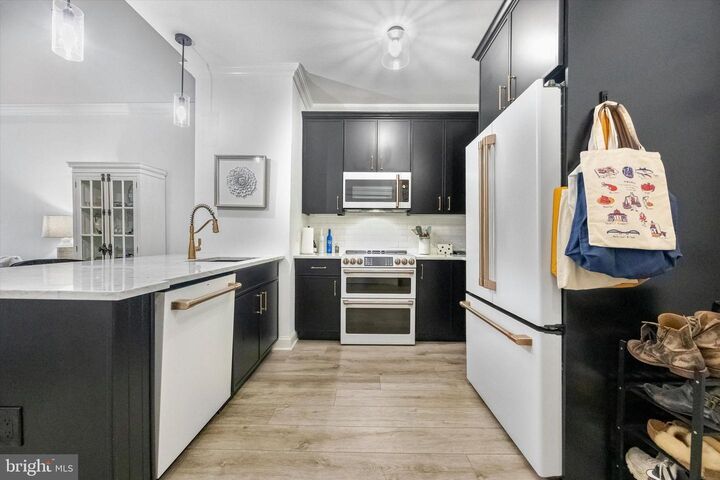 Property Photo:  200 W Elm Street 1428  PA 19428 