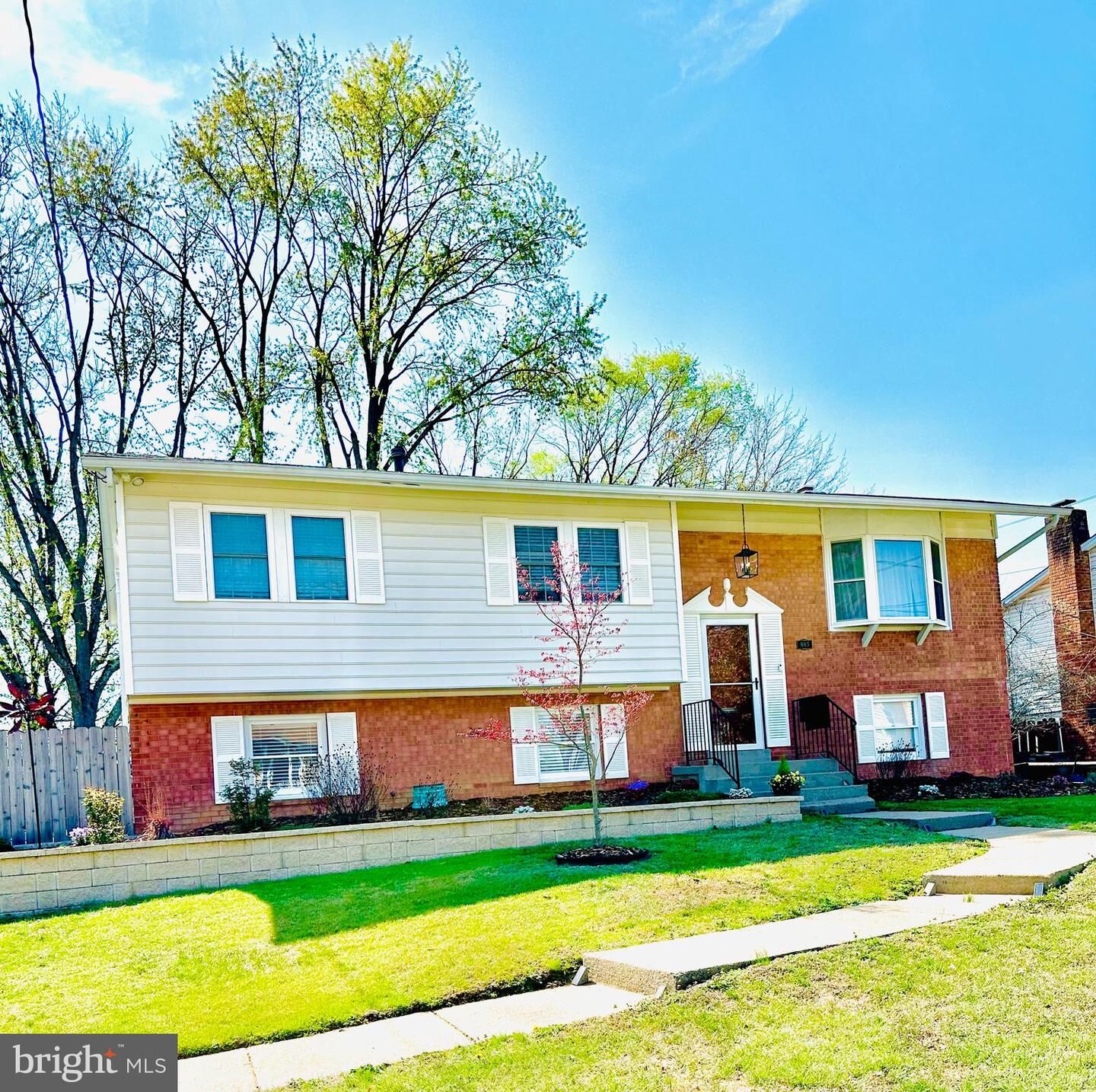 Property Photo: 805 Norwood Lane VA 22191