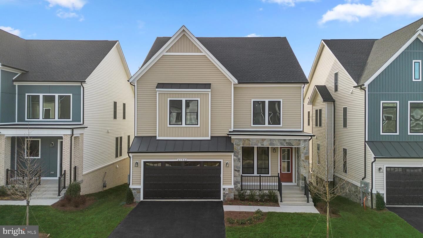 Property Photo:  