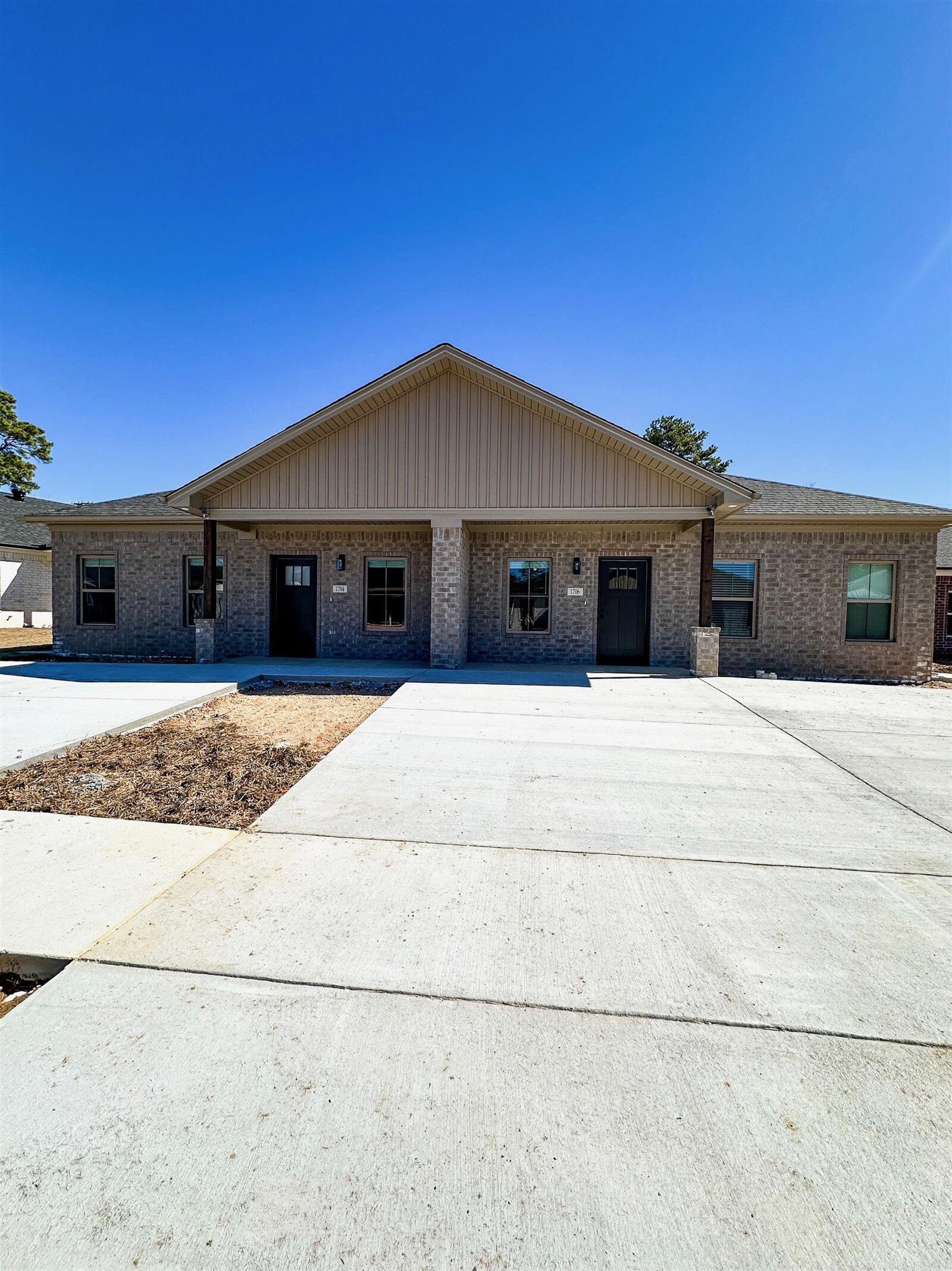 Property Photo:  1600 Crosswood Court  AR 72015 