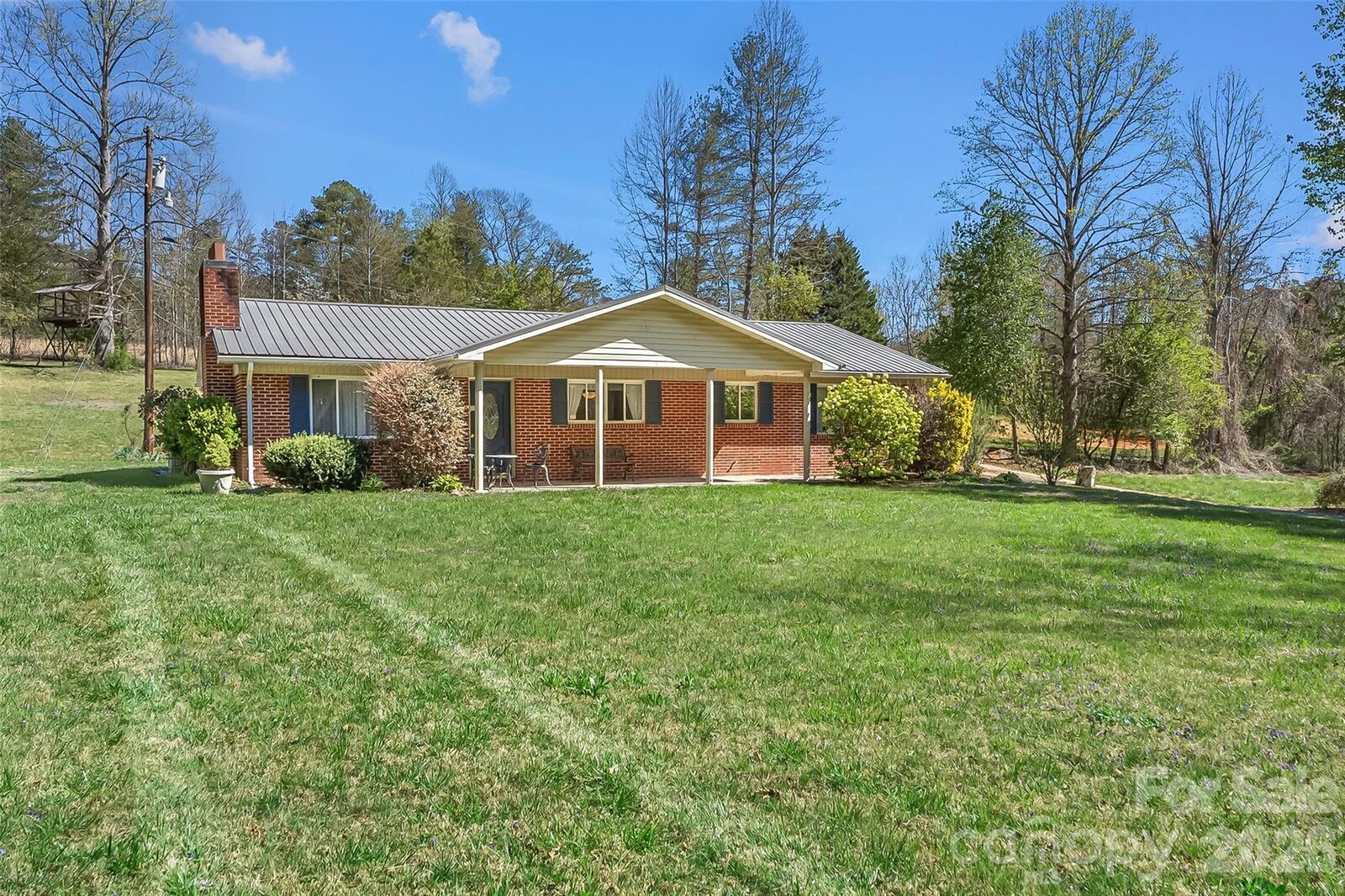 Property Photo:  512 Paxton Creek Road  NC 28752 