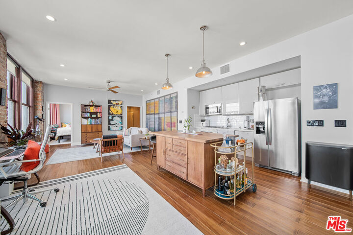 Property Photo: 460 S Spring St CA 90013