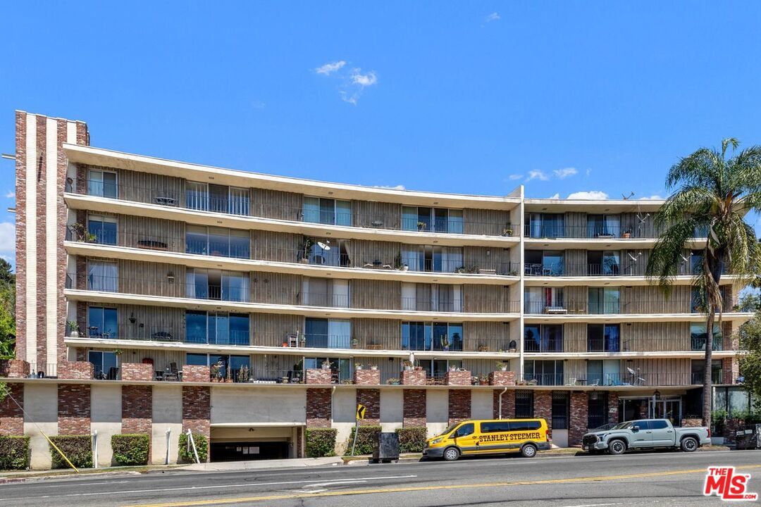 Property Photo:  2260 N Cahuenga Blvd  CA 90068 