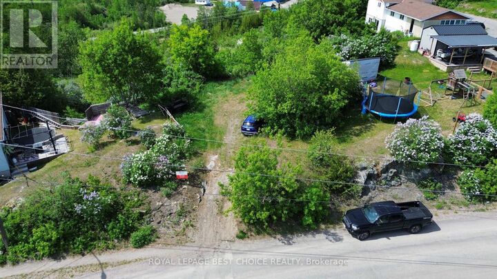 Property Photo:  28 Laird Crescent  ON P0J 1C0 