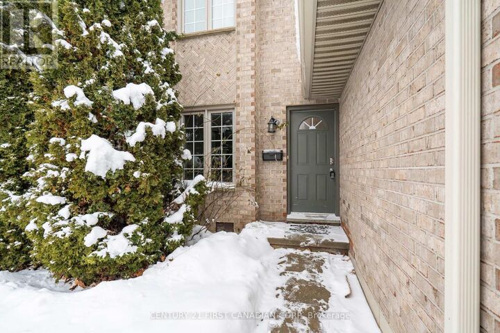 Property Photo:  340 Ambleside Drive 17  ON N6G 4Y5 