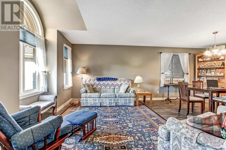 Photo de la propriété:  18 Hickory Boulevard West  ON N7G 4A9 