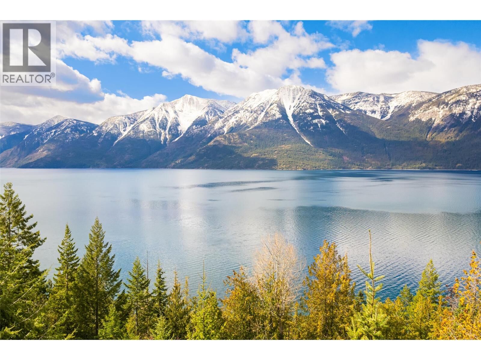 Photo de la propriété:  Mountain Shores Road  BC V0B 1A0 