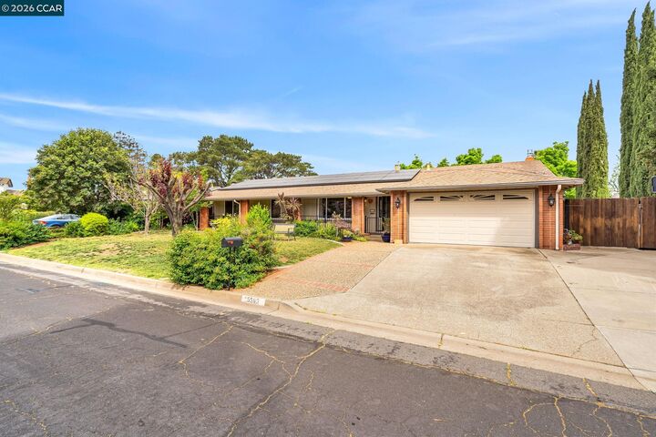 Property Photo:  5565 Banff Ct  CA 94521 