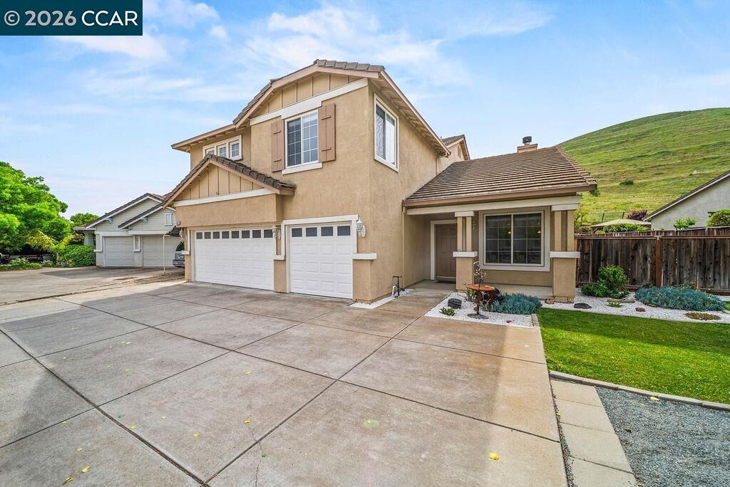 Property Photo:  1065 Dawnview Ct  CA 94565 