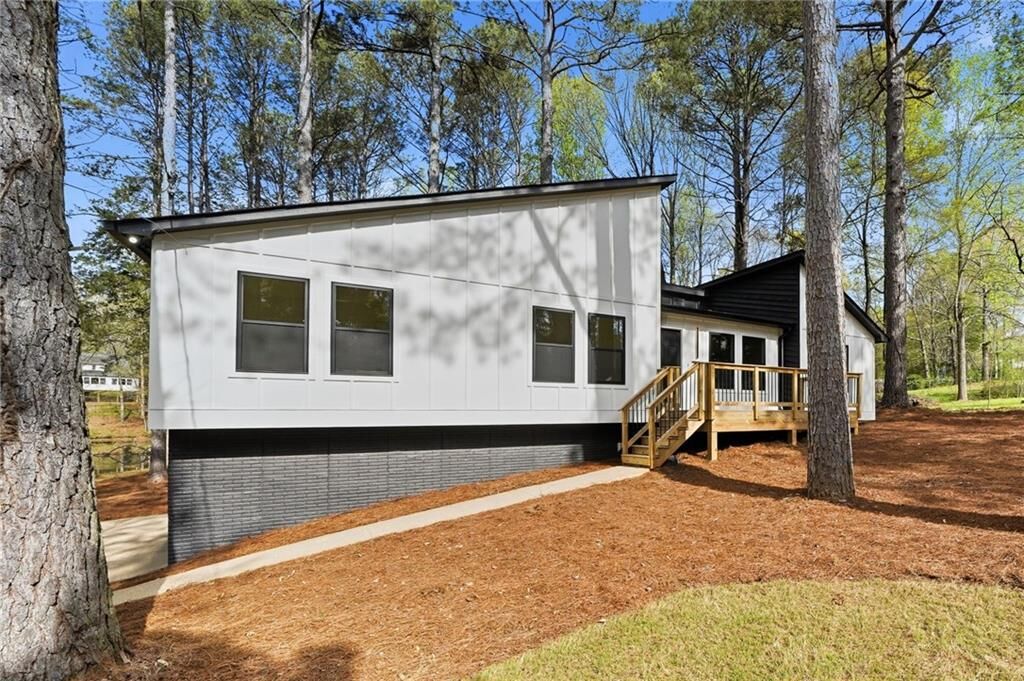 Property Photo:  324 Hill Crest Circle  GA 30188 