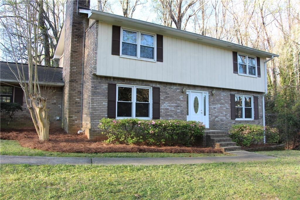 Property Photo:  620 Oakstone Way  GA 30075 