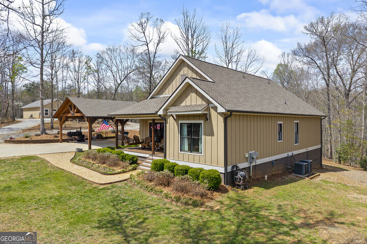 Property Photo: 5240 Highway 17 GA 30523