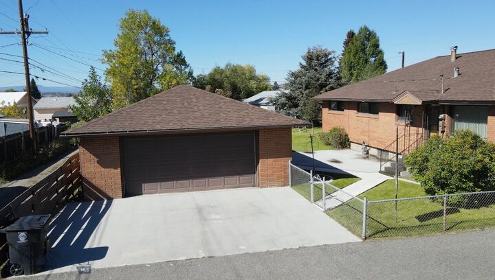 Property Photo:  2526 Locust Street  MT 59701 
