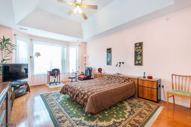 Property Photo:  9 Cliff Rd D3  NJ 07424 