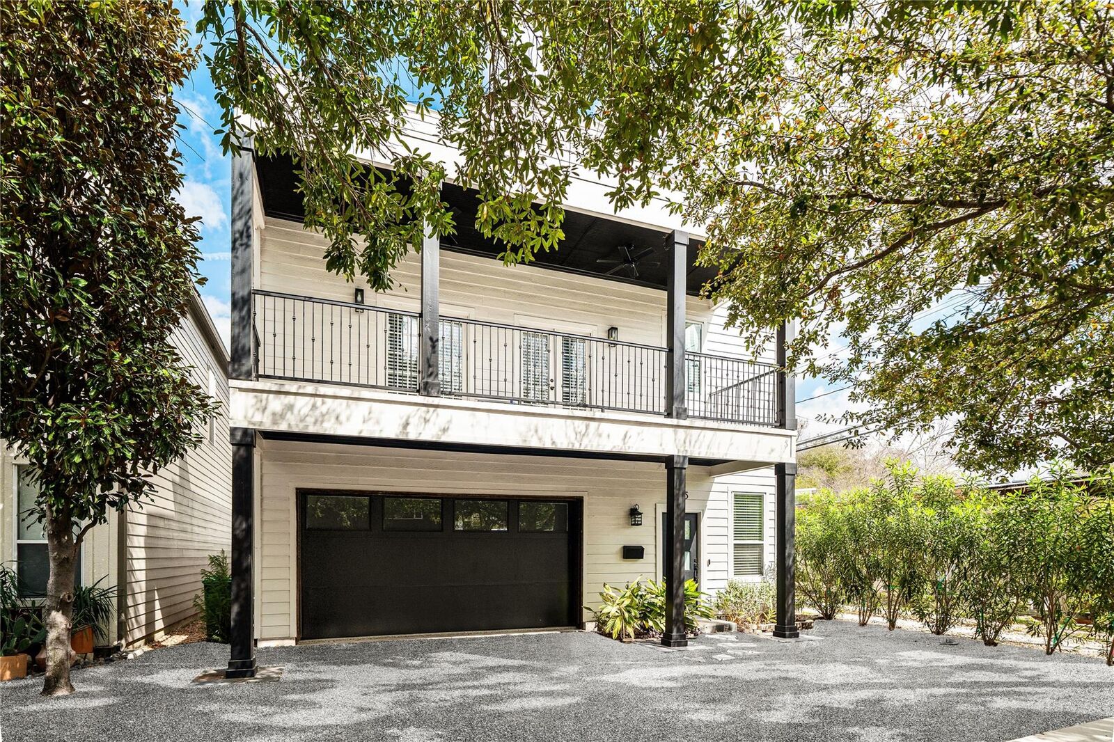 Property Photo:  415 W 8th Street  TX 77007 