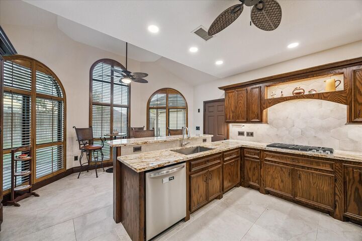 Property Photo: 608 Westview Terrace Drive TX 77474