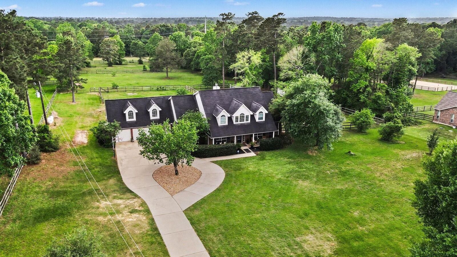 Property Photo: 114 Leah Drive TX 77316