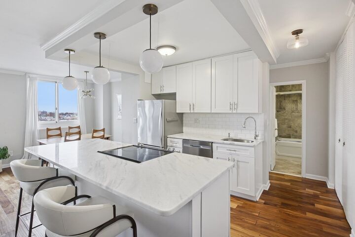 Property Photo:  100 Manhattan Ave 1316  NJ 07087 