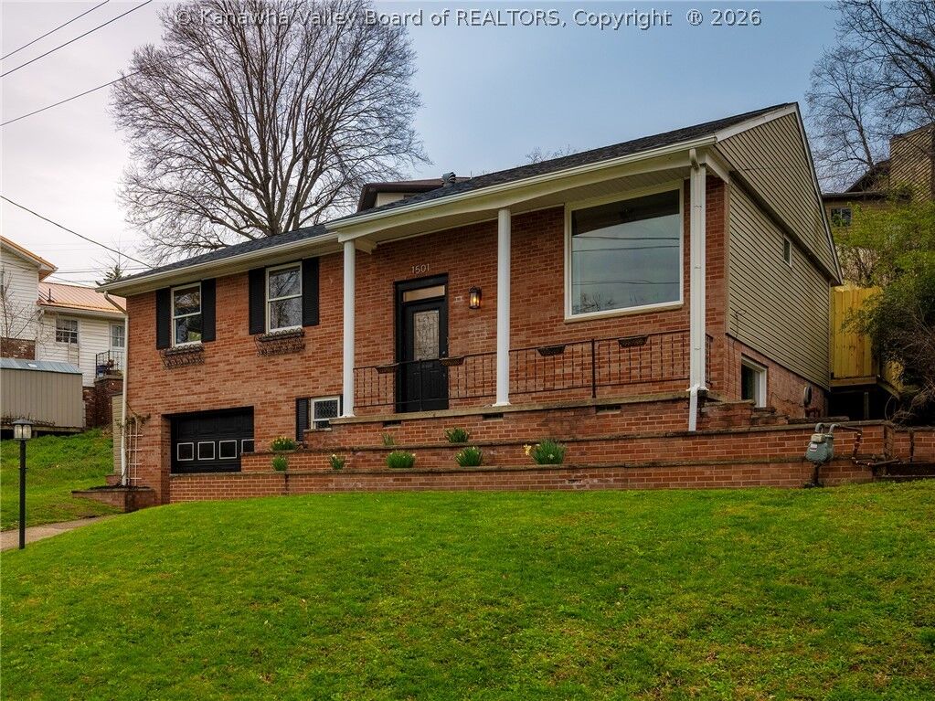 Property Photo:  1501 Grandview Drive  WV 25302 
