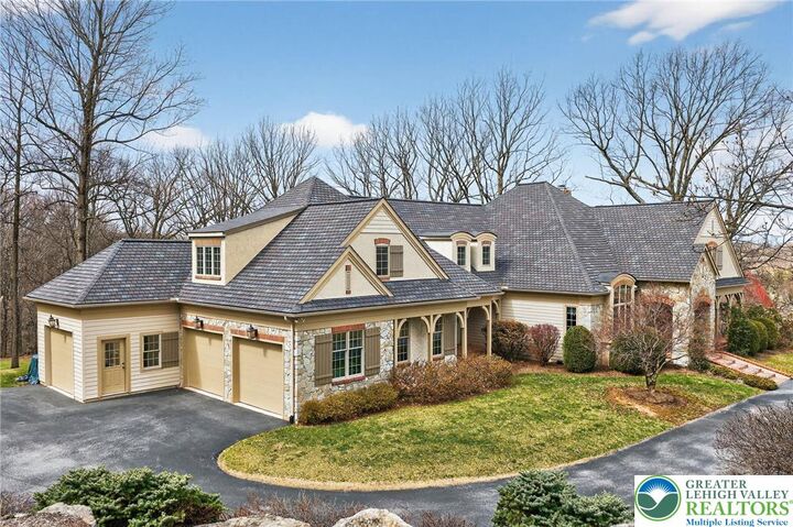 Property Photo:  1512 Bette Lane  PA 18055 