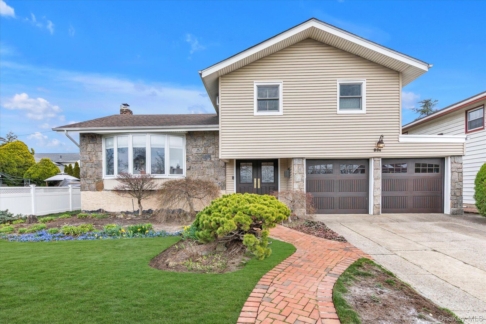 Property Photo:  904 Park Lane  NY 11581 