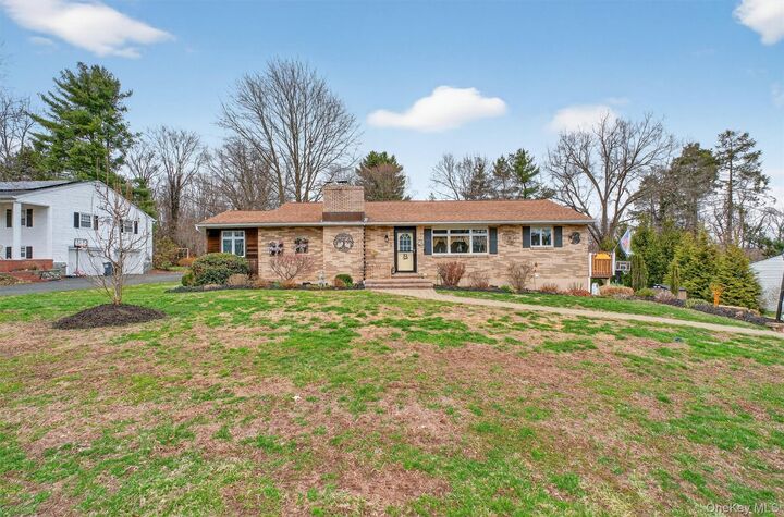 Property Photo:  108 Williamsburg Court  NY 12550 